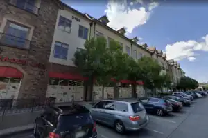 Exterior de la consulta de Goodman Dermatology en Peachtree Corners, Georgia